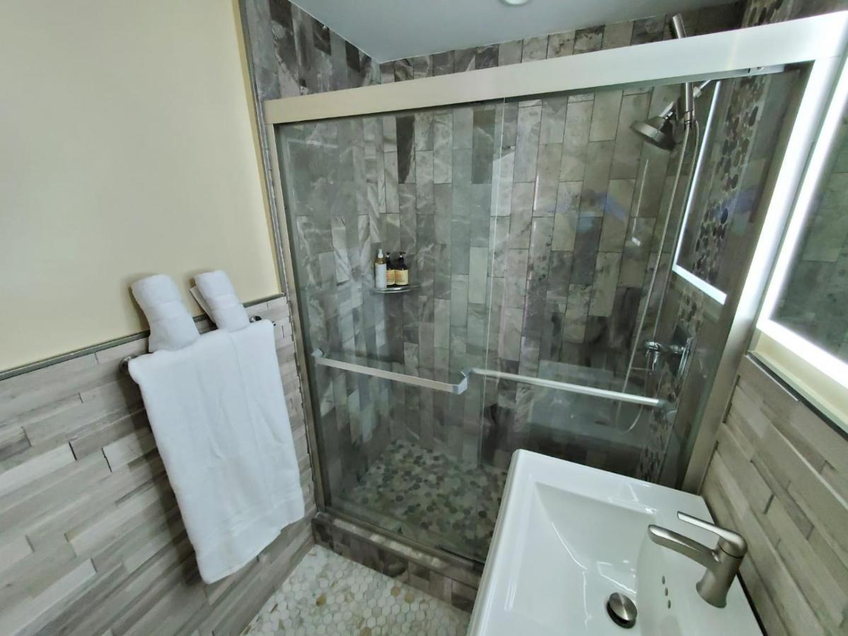 דירות אטלנטה Just Renovated 3 Br/2Bath/ Parking+ Downtown View מראה חיצוני תמונה