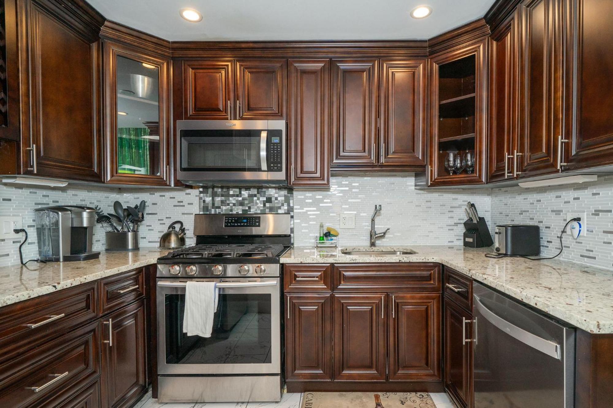 דירות אטלנטה Just Renovated 3 Br/2Bath/ Parking+ Downtown View מראה חיצוני תמונה