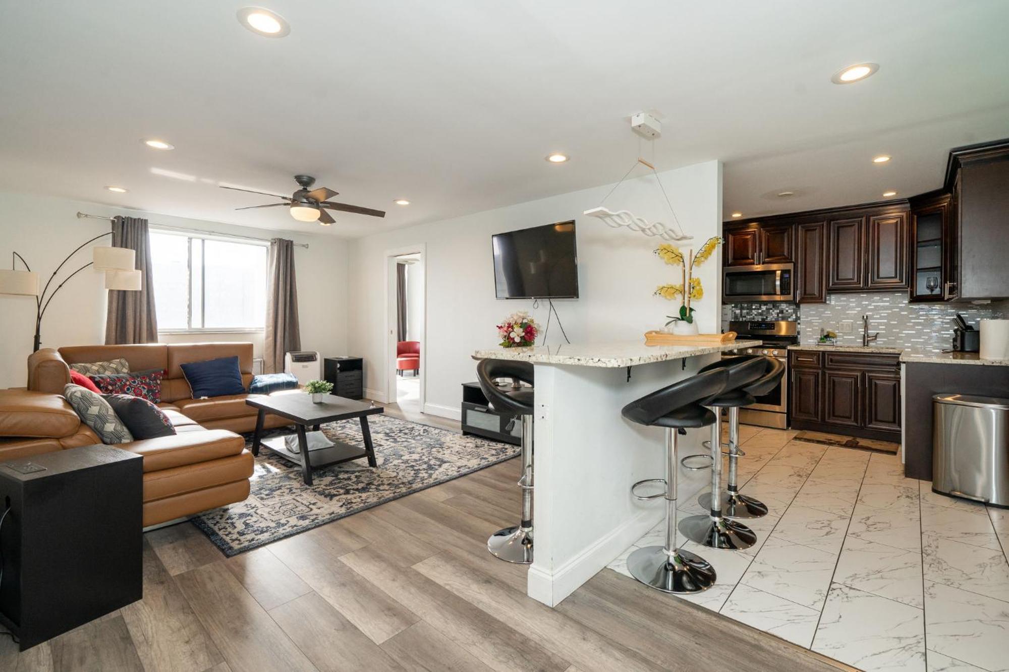 דירות אטלנטה Just Renovated 3 Br/2Bath/ Parking+ Downtown View מראה חיצוני תמונה